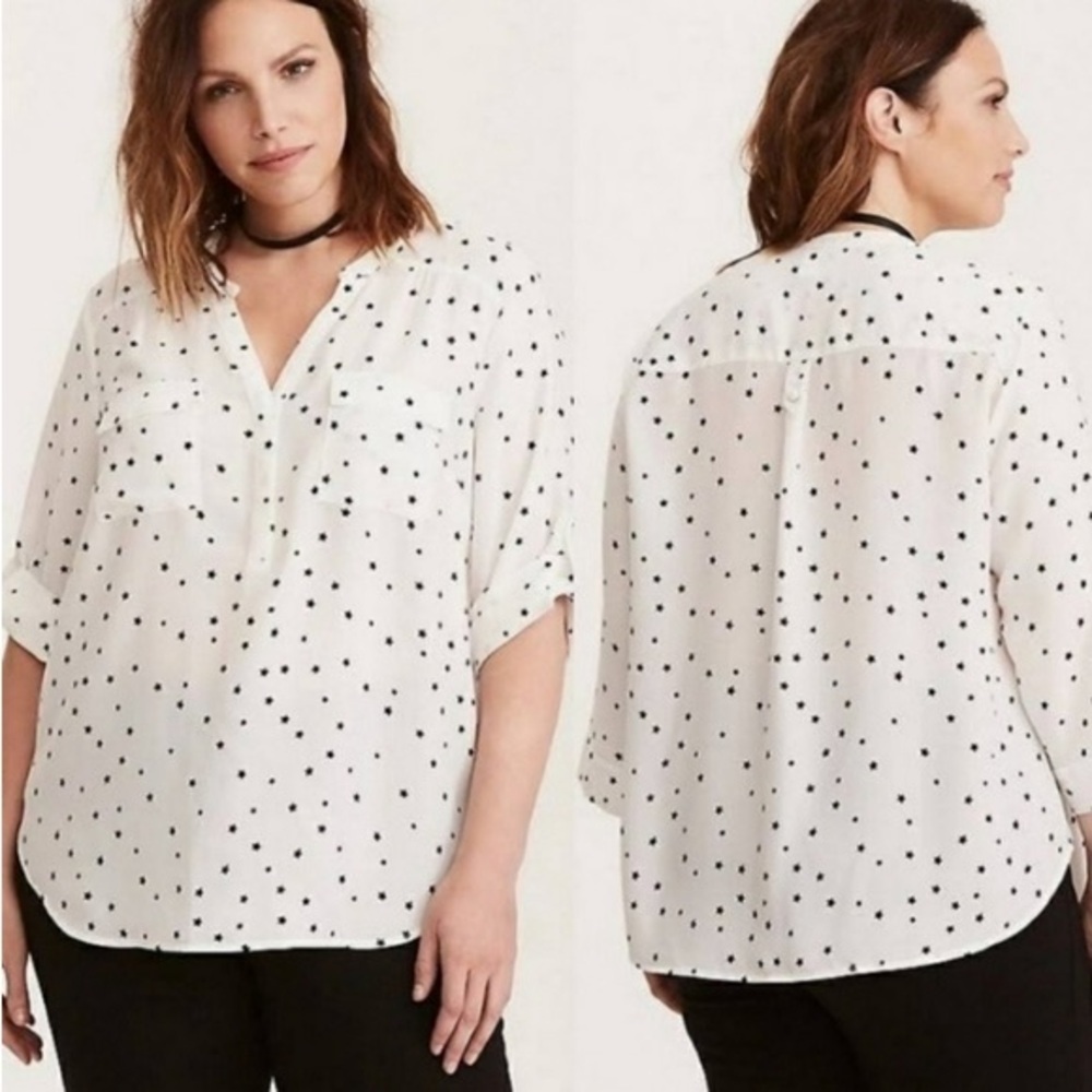 torrid Georgette Black and White Star Print V-Neck Women’s Blouse Size 2 (2X)